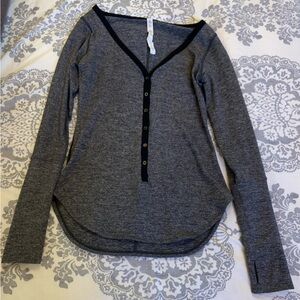 Lululemon top